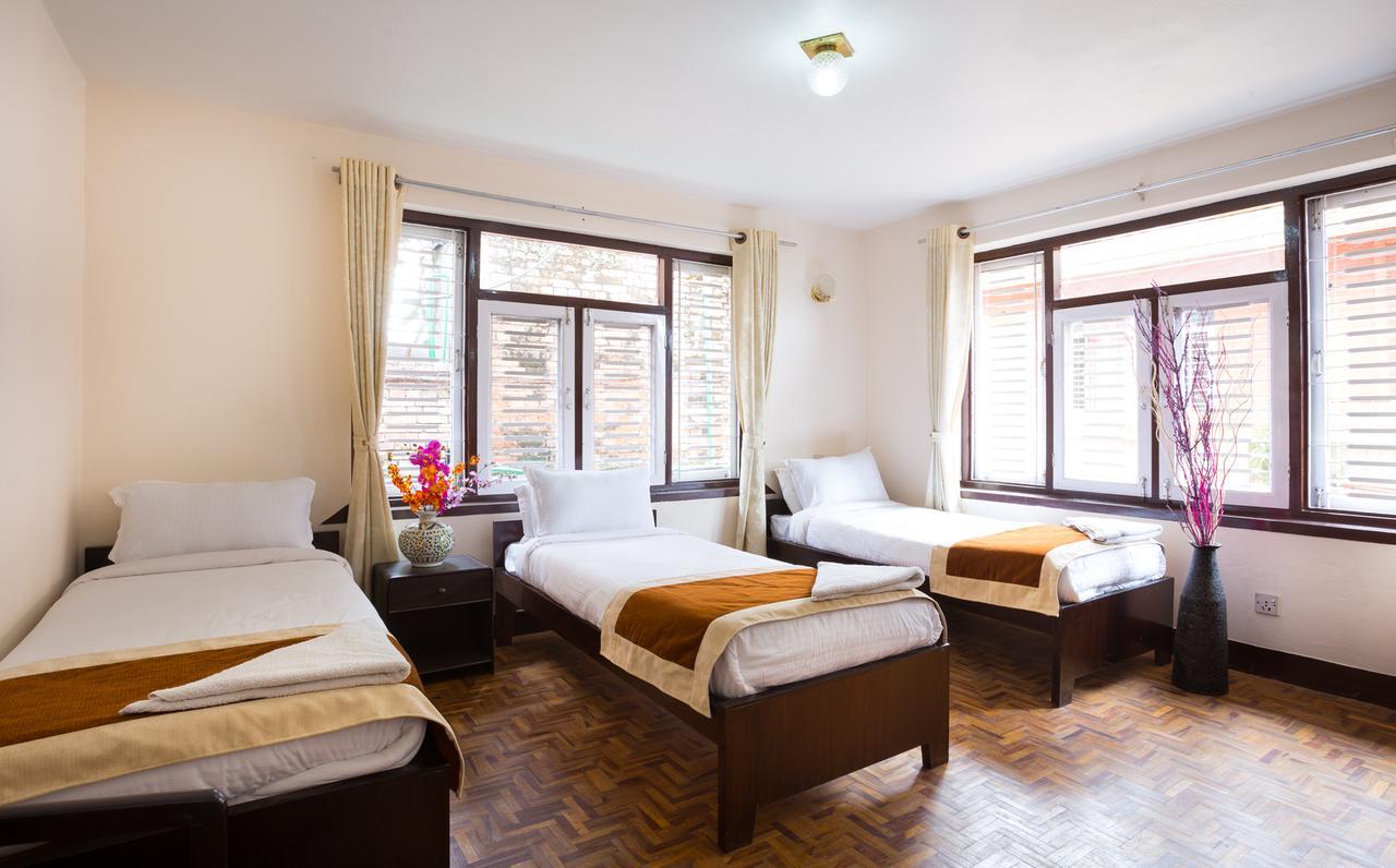 Kathmandu Nomad Hotel Екстер'єр фото