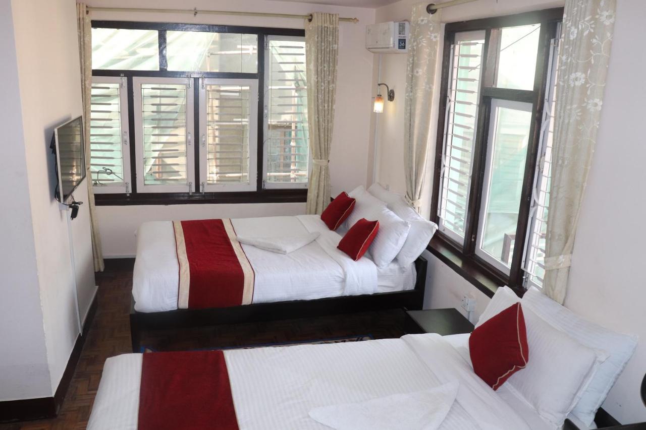 Kathmandu Nomad Hotel Екстер'єр фото